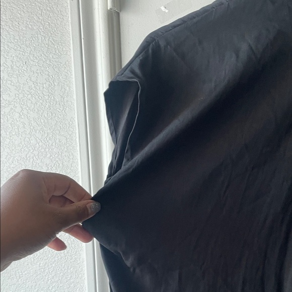 T Tahari Elegant Black Top - Picture 11 of 11